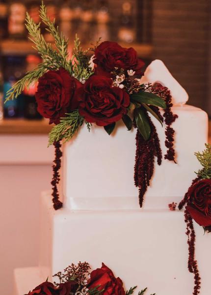 Extravaganza red wedding · Γάμος σε κόκκινο 13